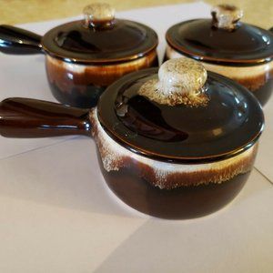 Porcelain set of 3 cups with handle, brown with